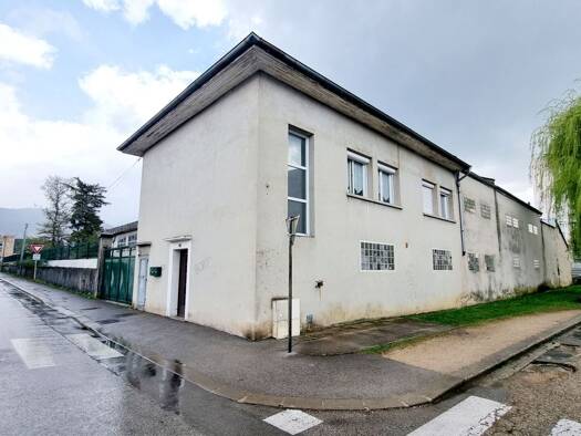 Maison à vendre 130 000 € 3 pièces 2 chambres 65 m² 80 m² de terrain Zus Centre Oyonnax 01100
