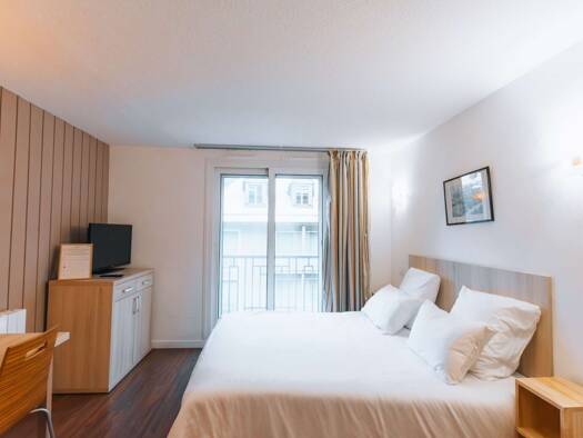 Studio à vendre 65 000 € 1 pièce 18,3 m² Étage 3/4 Cauterets 65110