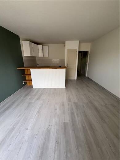 Appartement à louer 900 € 2 pièces 1 chambre 44 m² 1er étage Saulx-les-Chartreux 91160