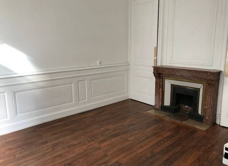 Maison de ville à louer 1 629 € 5 pièces 4<br/>chambres 100,6 m²<br/>superficie 19/06/2025<br/>disponibilité Centre Caluire-et-Cuire 69300