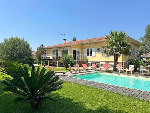 Maison de plain-pied à vendre 950 000 € 7 pièces 4 chambres 195 m² 2 665 m² de terrain Tosse 40230