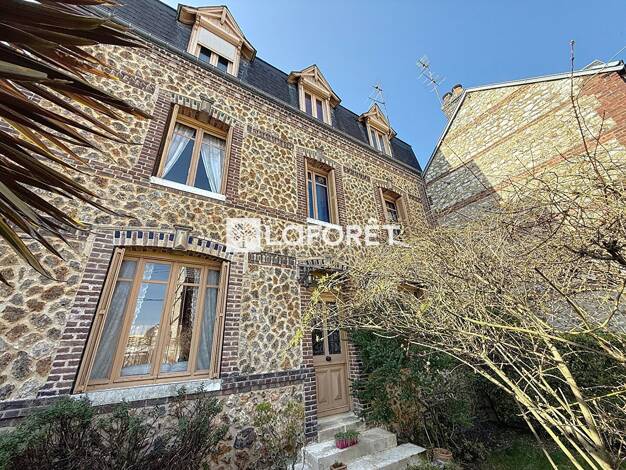 Maison à vendre 294 990 € 5 pièces 4 chambres 120 m² 208 m² de terrain Rouen 76100