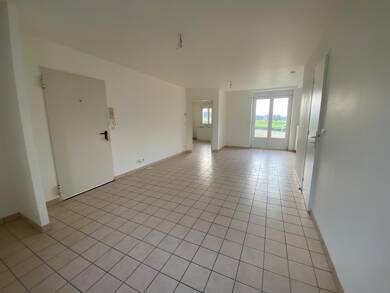 Appartement à louer 454 € 3 pièces 2 chambres 65 m² RDC Vierzon 18100