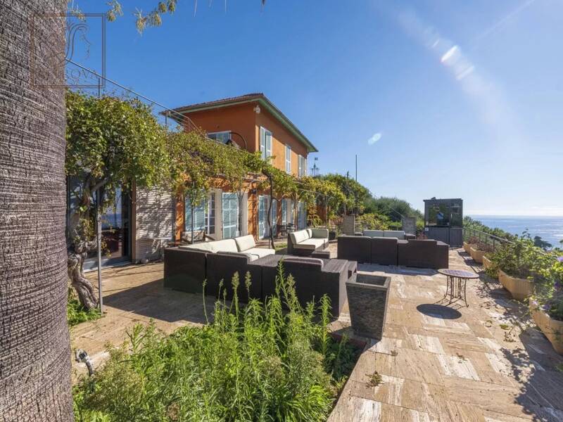 Maison à louer, 335m², MENTON