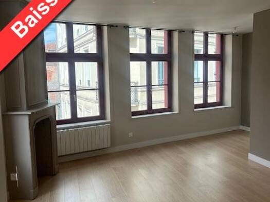 Appartement à louer 850 € 4 pièces 3 chambres 83 m² Étage 1/2 Casernes-Caux-Corbineau Douai 59500
