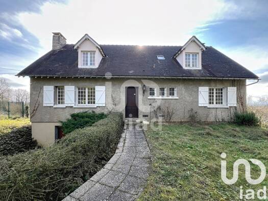 Maison à vendre 119 000 € 8 pièces 6 chambres 166 m² 2 993 m² de terrain Le Prieure Est-Ecarts Saint-Florentin 89600