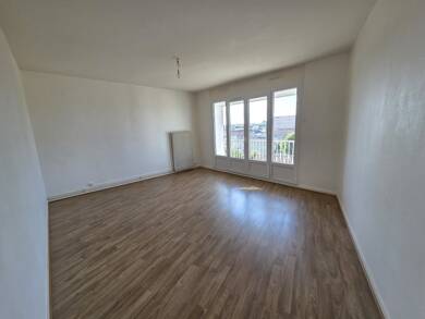 Appartement à louer 620 € 2 pièces 1 chambre 57 m² Étage 3/1 Champ de Foire Cognac 16100