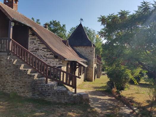 Maison à vendre 273 000 € 8 pièces 4 chambres 216 m² 13 948 m² de terrain Payzac 24270