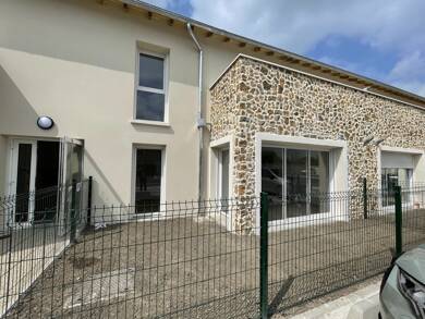 Appartement à louer 850 € 2 pièces 1 chambre 42 m² RDC Mennecy 91540