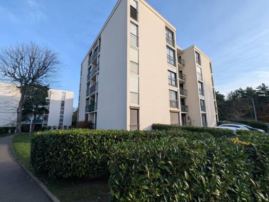 Appartement à vendre 117 000 € 3 pièces 2 chambres 60 m² RDC Avon 77210