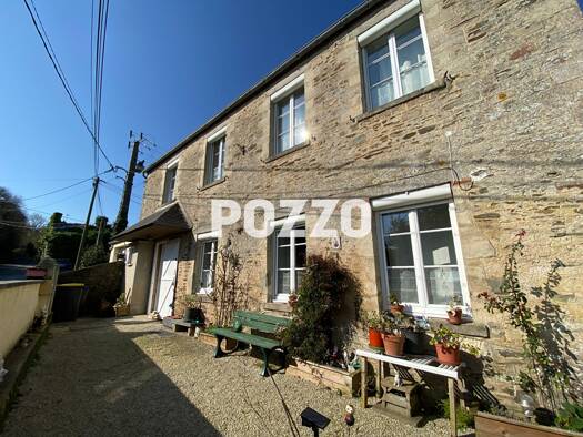 Maison à vendre 243 300 € 3 pièces 2 chambres 110 m² 1 541 m² de terrain Quettehou 50630