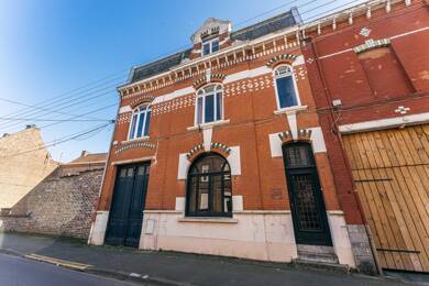 Maison à vendre 399 000 € 7 pièces 6 chambres 276 m² 474 m² de terrain Annoeullin 59112