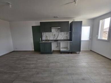 Appartement à louer 455 € 1 pièce 29,3 m² Dernier étage, Étage 1/1 Etagnac 16150