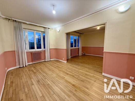 Appartement à vendre 198 500 € 5 pièces 3 chambres 111 m² RDC/3 Est Lisieux 14100