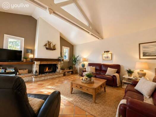 Maison à vendre 399 000 € 10 pièces 7 chambres 234 m² 2 200 m² de terrain Zone Industrielle Bompas Chemillé-en-Anjou 49120