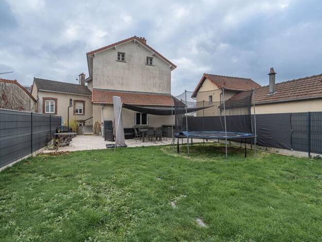 Maison à vendre 284 900 € 7 pièces 5 chambres 194 m² 362 m² de terrain Louyat Limoges 87100