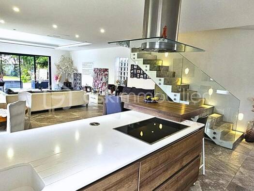 Maison à vendre 450 000 € 8 pièces 5 chambres 152 m² Mairie Rouxel-Sud Est Pontault-Combault 77340