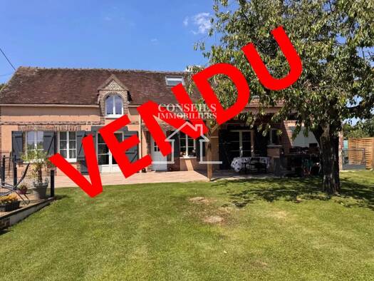 Ferme à vendre 249 000 € 5 pièces 3 chambres 130 m² Bourg et Hameaux Rive Droite Villeneuve-sur-Yonne 89500