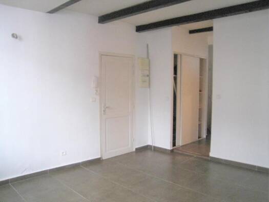 Appartement à louer 616 € 1 pièce 30,9 m² RDC Centre Historique Montpellier 34000