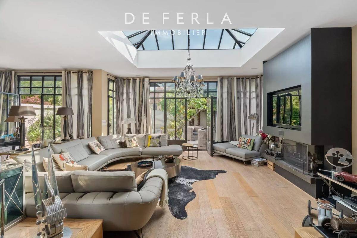 Maison à vendre, 370m², SAINT MAUR DES FOSSES