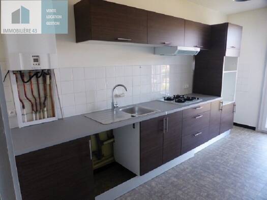 Appartement à louer 570 € 3 pièces 2 chambres 72 m² Étage 2/4 Carnot-Capucins Le Puy-en-Velay 43000