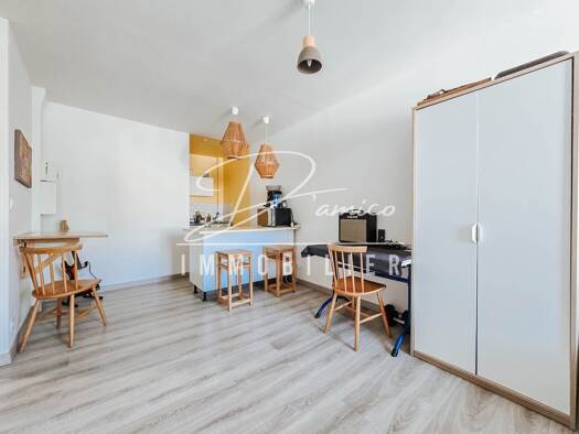 Appartement à vendre 122 500 € 1 pièce 27 m² Étage 1/2 Wazemmes Lille 59000
