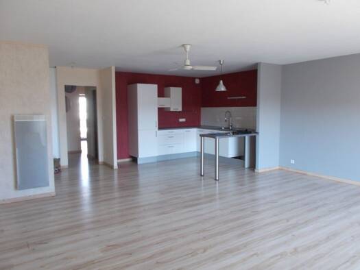 Appartement à louer 990 € 3 pièces 2 chambres 82 m² Le Bourg Les Sables-d'Olonne 85180