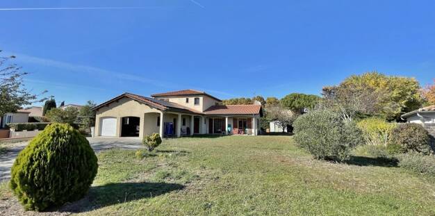 Villa à louer 1 800 € 5 pièces 4 chambres 138 m² 1 249 m² de terrain Belbeze Tournefeuille 31170