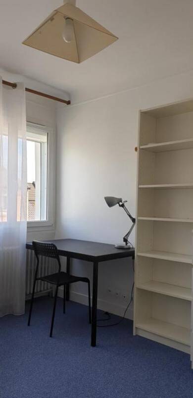 Appartement à louer 560 € 1 pièce 18 m² Forêt Vélizy-Villacoublay 78140