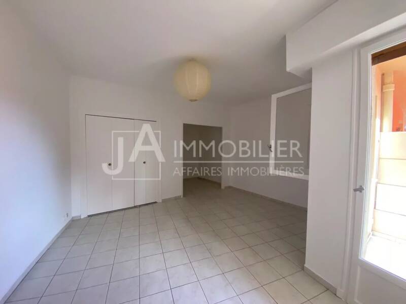 Maison à louer, 37m², NICE