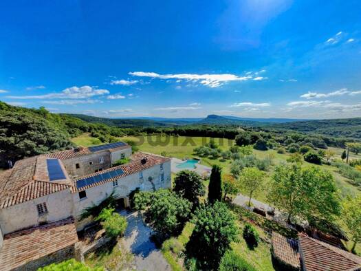 Maison à vendre 1 145 000 € 12 pièces 6 chambres 250 m² 350 000 m² de terrain Rousson 30340