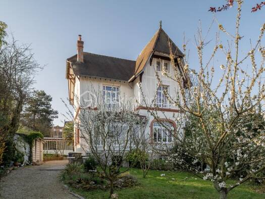 Maison à vendre 549 000 € 9 pièces 7 chambres 170 m² 755 m² de terrain La Pyramide Brunoy 91800