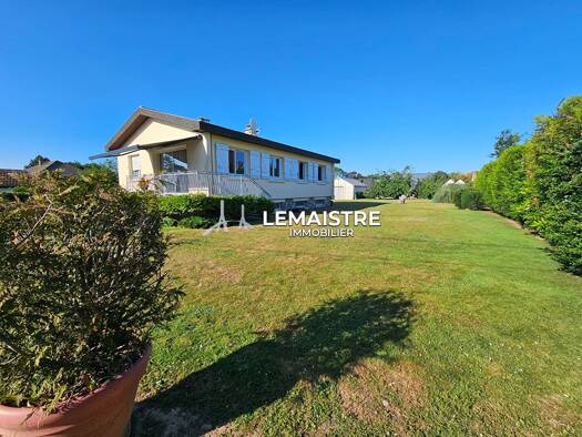 Maison de plain-pied à vendre 230 000 € 5 pièces 3 chambres 83 m² 1 300 m² de terrain Saint Laurent de Brevedent 76700