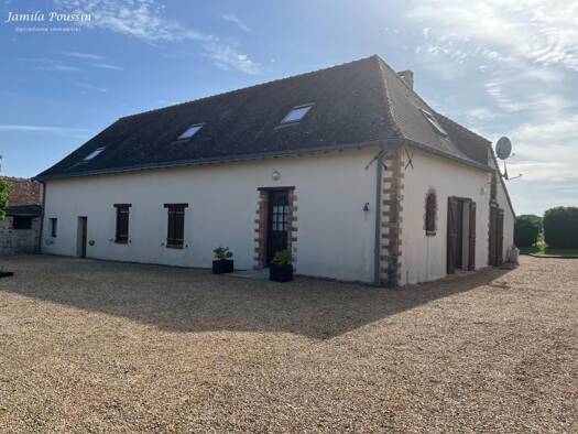 Maison à vendre 228 975 € 7 pièces 4 chambres 137 m² 1 480 m² de terrain Noyant-Villages 49490