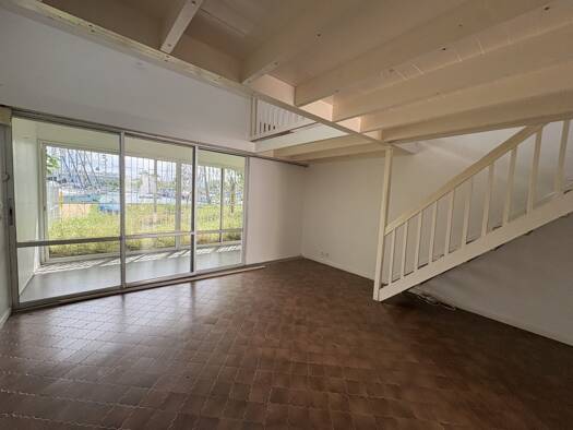 Appartement à louer 950 € 2 pièces 1 chambre 45 m² RDC Pointe-à-Pitre 97110
