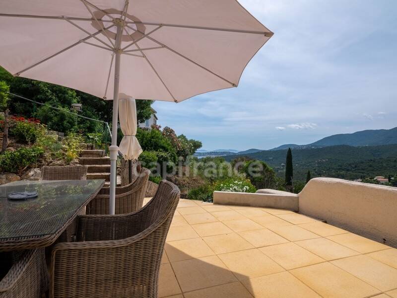 Maison à vendre, 157m², LA CROIX VALMER
