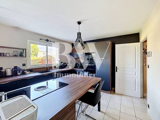 Maison à vendre 367 500 € 8 pièces 5 chambres 150 m² 908 m² de terrain Plouguin 29830