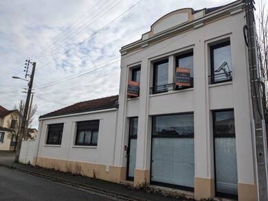 Local commercial à louer 3 159 € 207,3 m² de surface de vente Chartres 28000