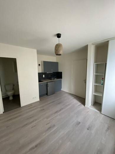 Appartement à louer 195 € 1 pièce 16 m² Cathédrale Troyes 10000
