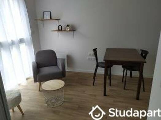 Appartement à louer 499 € 2 pièces 27 m² RDC Forges-Jean Yole La Roche-sur-Yon 85000