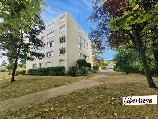 Appartement à vendre 185 000 € 3 pièces 2 chambres 56,45 m² Étage 4/4 Le Haut de l'Isle-Adam L'Isle-Adam 95290