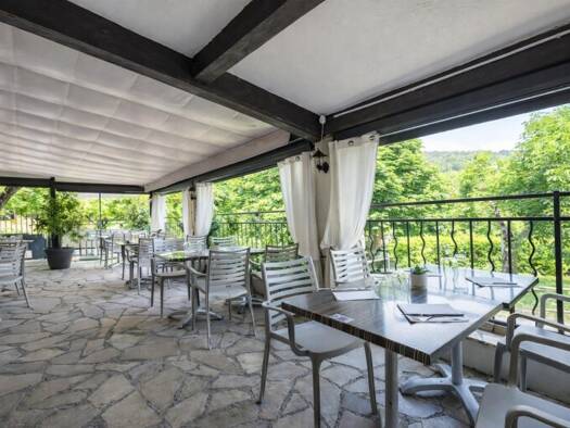 Activités diverses à vendre Fonds de commerce 130 000 € 137 m² de surface de vente Cabris 06530