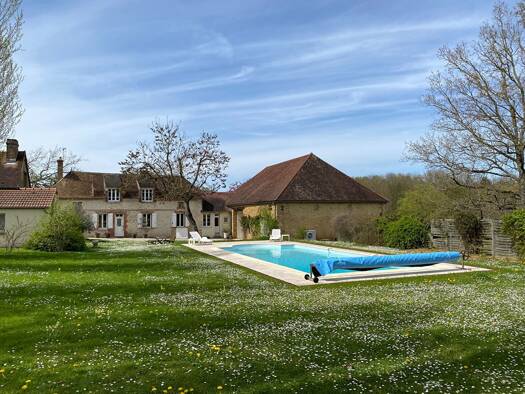 Maison à vendre 449 000 € 10 pièces 6 chambres 233 m² 19 010 m² de terrain Butteaux 89360