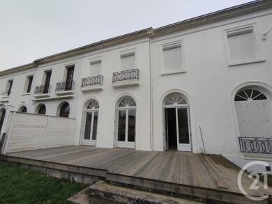 Maison à louer 1 050 € 6 pièces 5 chambres 196 m² St Vivien de Medoc 33590