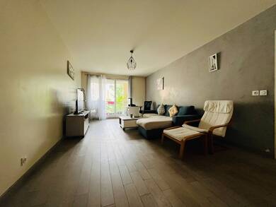 Appartement à louer 1 074 € 3 pièces 2 chambres 66 m² Étage 2/3 Commune Lagrange Trappes 78190