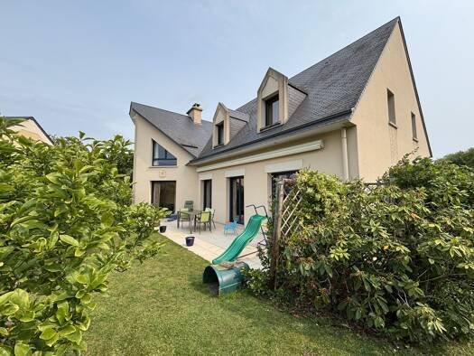 Maison à vendre 495 900 € 9 pièces 5 chambres 208 m² 1 008 m² de terrain Bayeux 14400