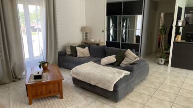Villa à vendre 346 500 € 9 pièces 5 chambres 151 m² 5 600 m² de terrain Thure 86540