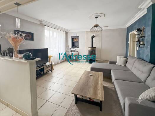 Maison à vendre 153 490 € 4 pièces 2 chambres 90,67 m² 122 m² de terrain Beaupréau-en-Mauges 49510