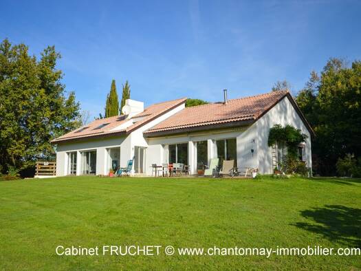 Maison à vendre 496 000 € 6 pièces 5 chambres 187 m² 57 969 m² de terrain Chantonnay 85110