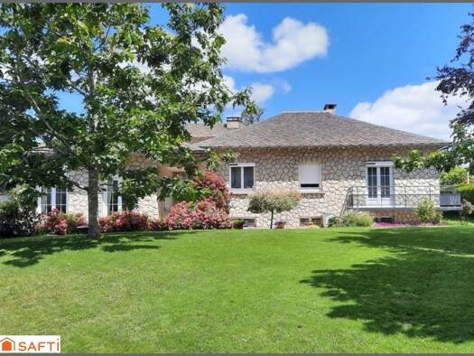 Maison à vendre 320 000 € 7 pièces 5 chambres 200 m² 2 600 m² de terrain Rieupeyroux 12240